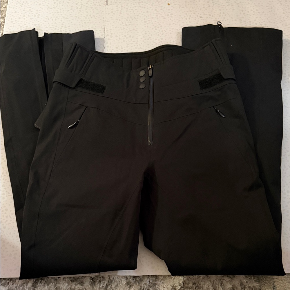 FIre and Ice Womens snow pants.  NWT size 6